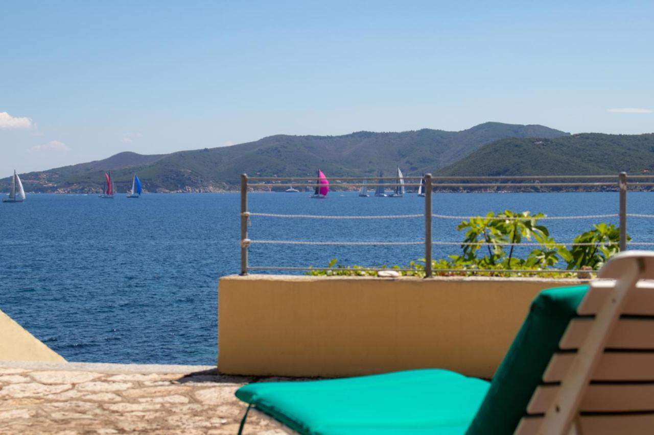 Villa Le Sprizze A Bordo Del Mare - Goelba Marciana Marina  Dış mekan fotoğraf