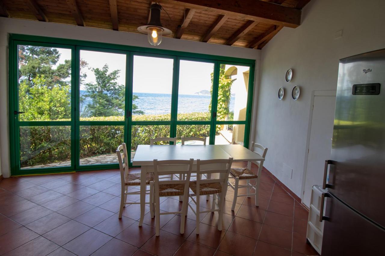 Villa Le Sprizze A Bordo Del Mare - Goelba Marciana Marina  Dış mekan fotoğraf