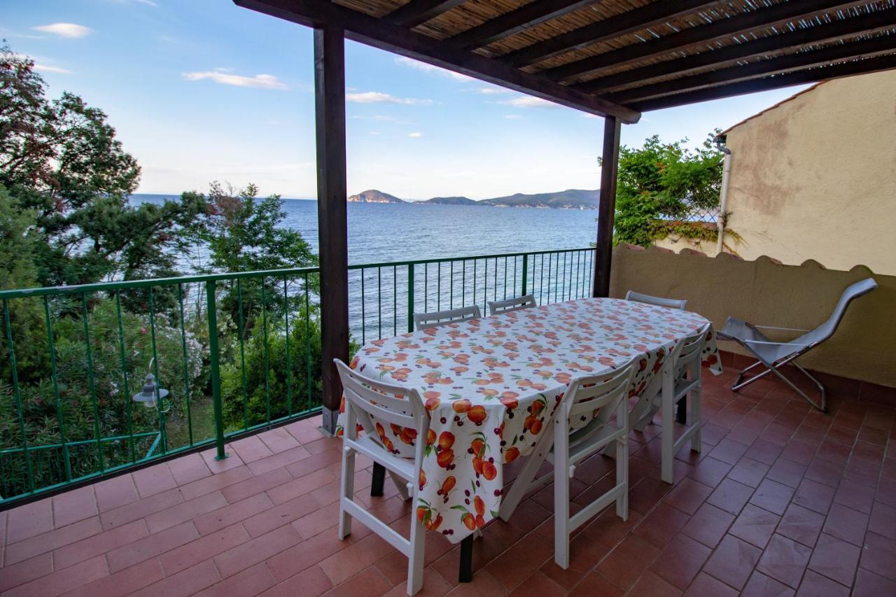 Villa Le Sprizze A Bordo Del Mare - Goelba Marciana Marina  Dış mekan fotoğraf